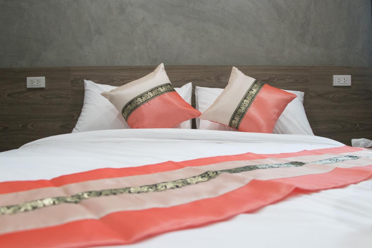 เผือกแต้ม บูทิก โฮเทล Hotel เชียงใหม่ ภายนอก รูปภาพ